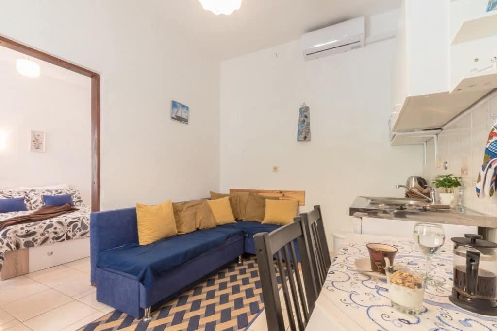 Loredana Apartments Crikvenica Bilik gambar