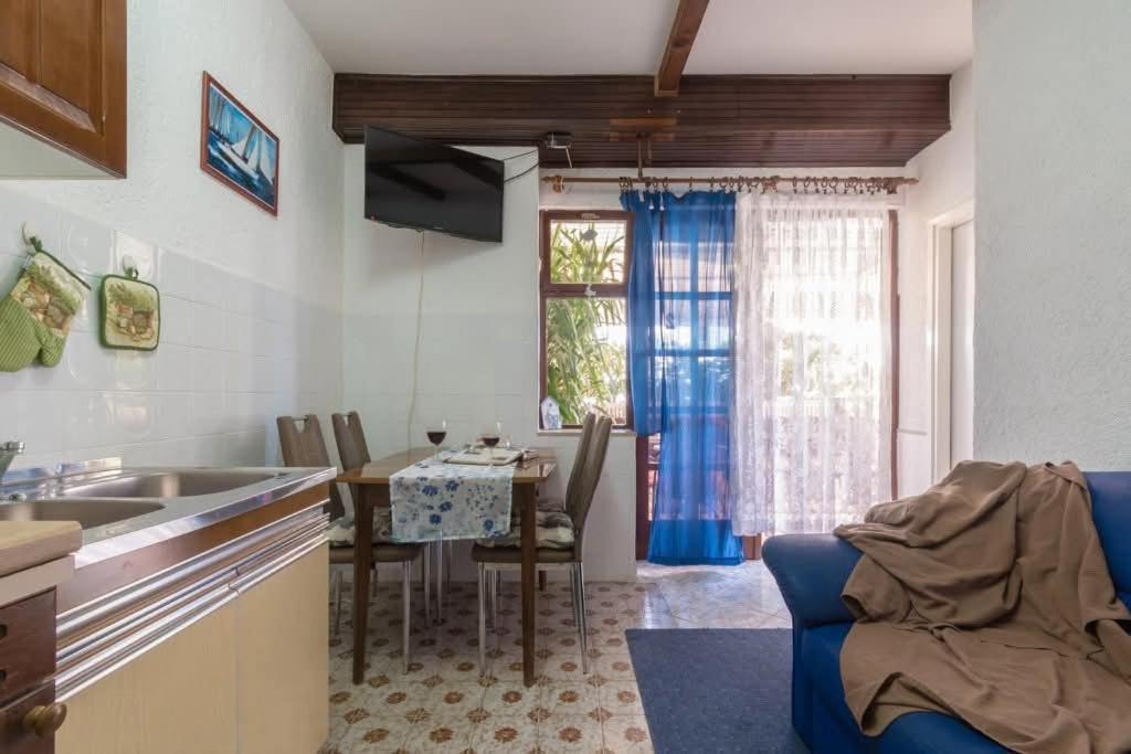 Loredana Apartments Crikvenica Bilik gambar